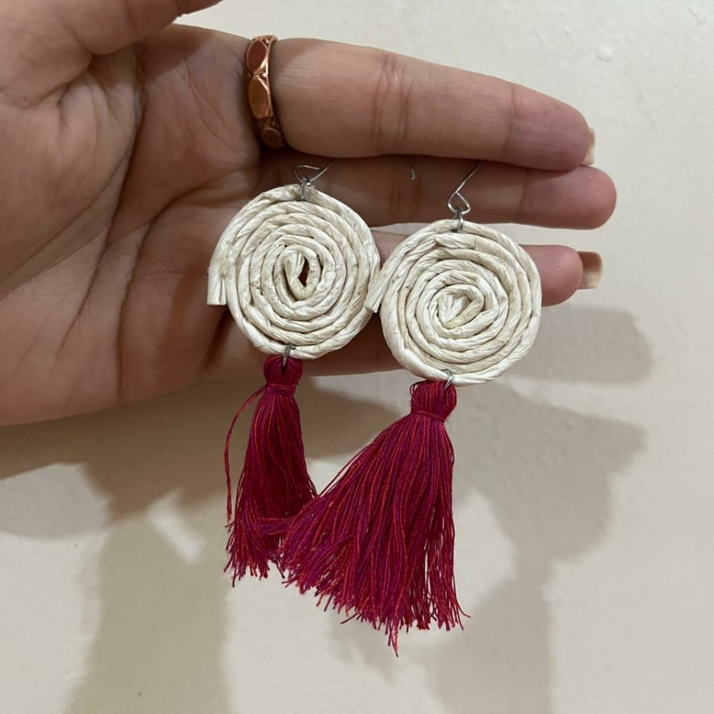 Tassel earrings - Picture 3 of 3
